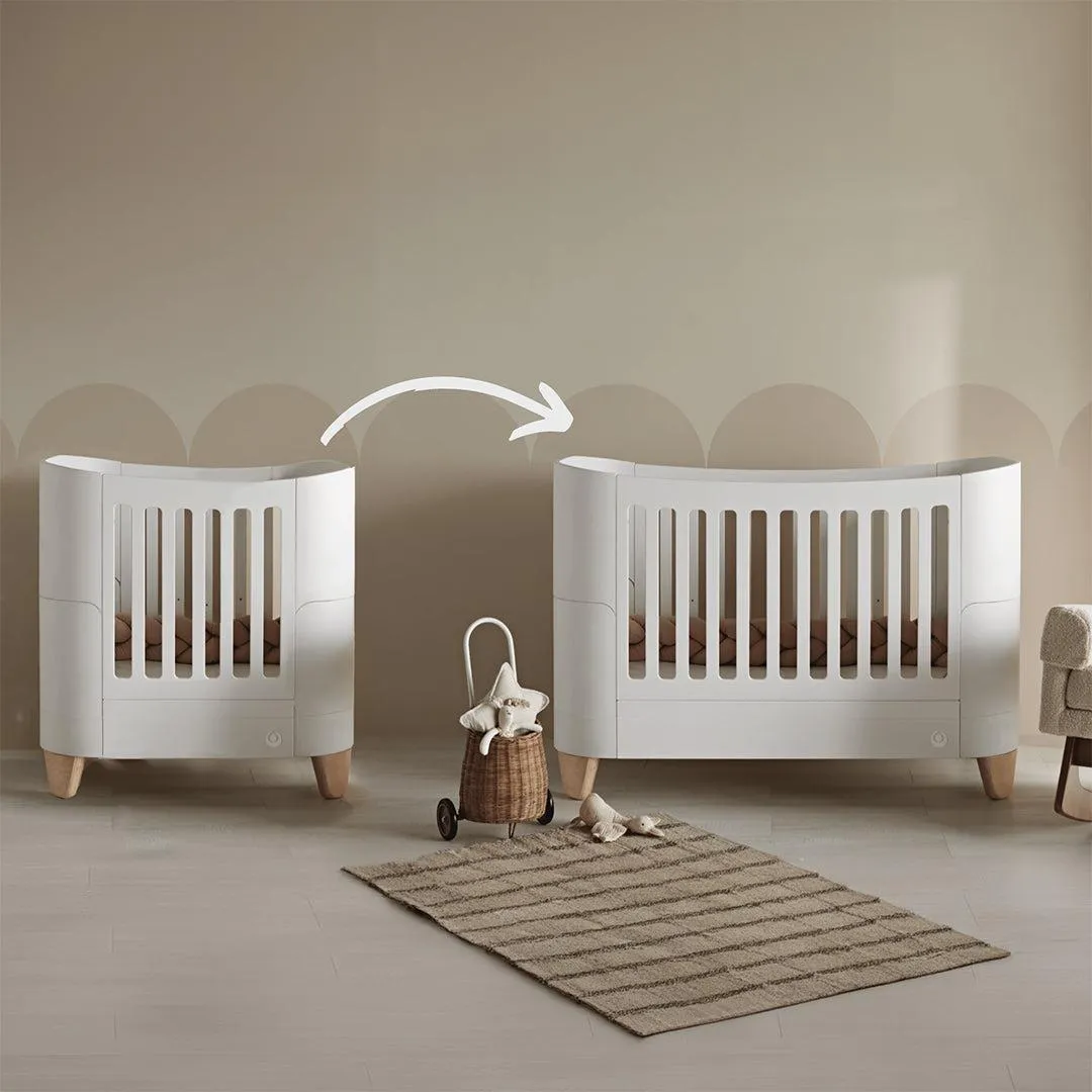 Gaia Baby Serena Mini Cot and Dresser Set - White / Natural