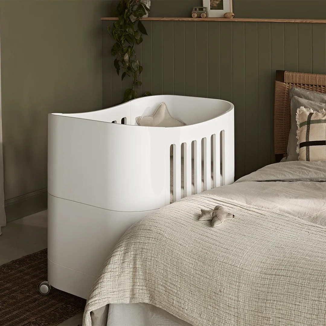 Gaia Baby Serena "All-In-One" - Includes Bedside (Incl Bedside mattress), Mini Cot & Cot Bed - White / Walnut