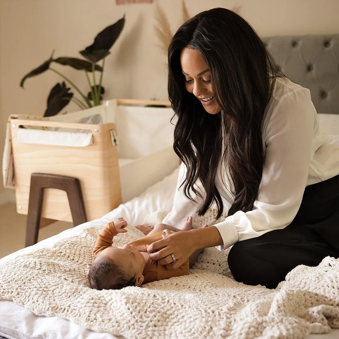 Gaia Hera Bedside Crib - Natural/Walnut