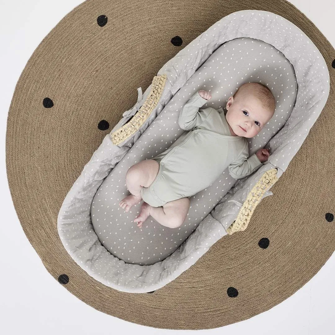 The Little Green Sheep Natural Quilted Moses Basket   Mattress - Dove Rice