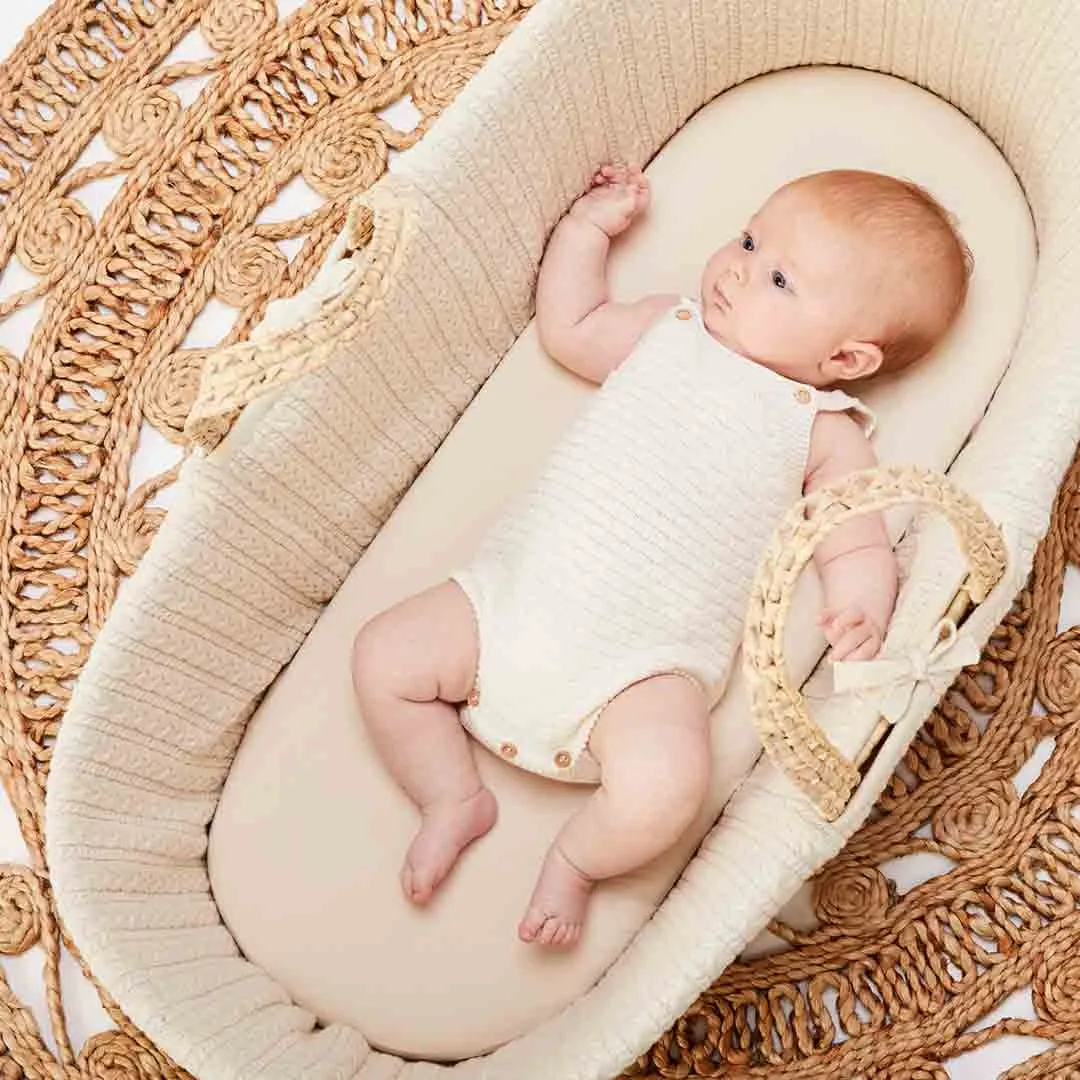 The Little Green Sheep Organic Knitted Moses Basket & Mattress - Linen